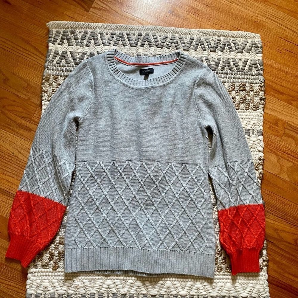 Goldray size M red and grey sweater